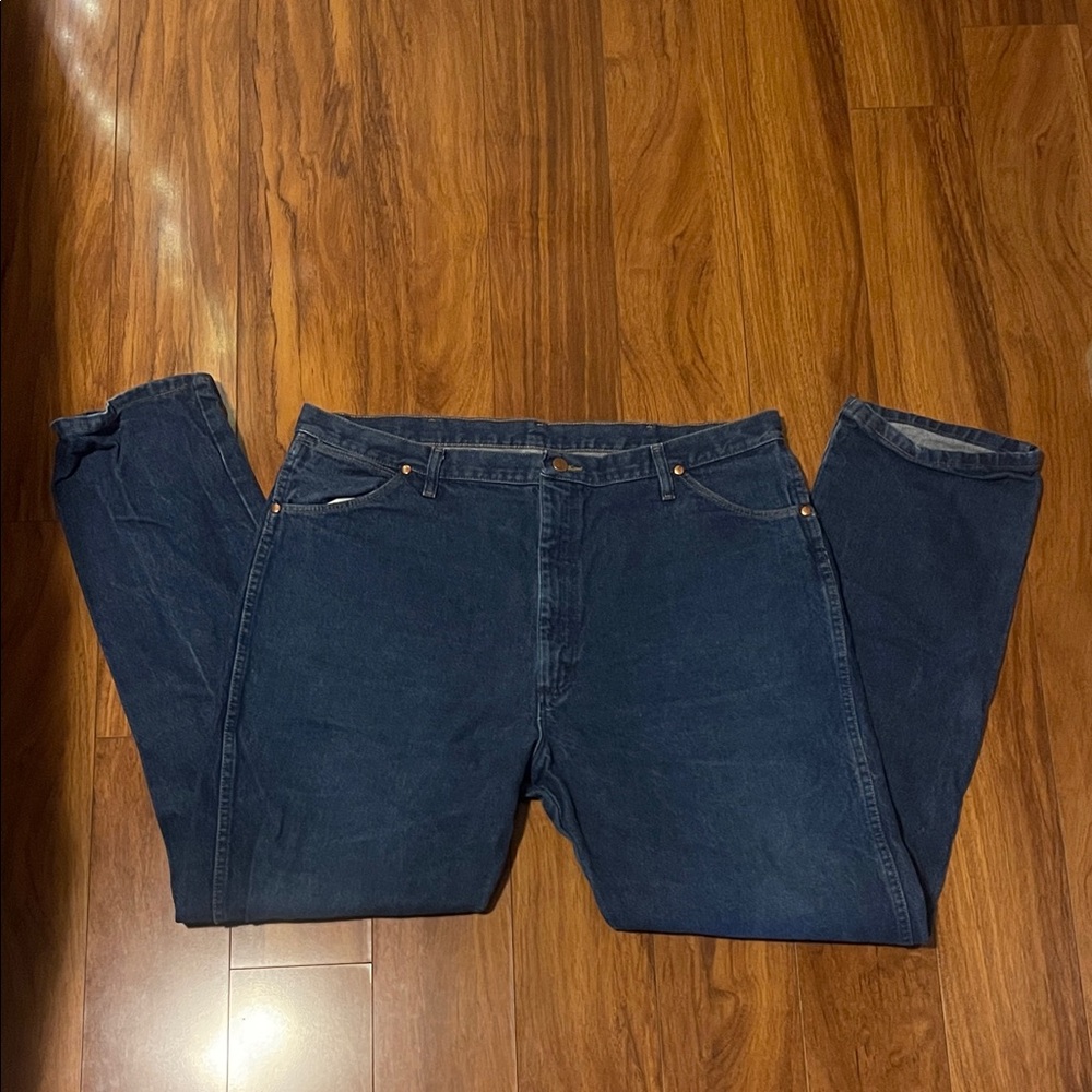 Wrangler Men's Deep Blue Relaxed Jeans